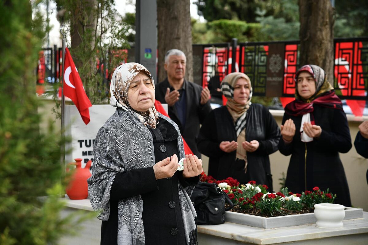 Balıkesir Şehitliği’nde düzenlenen törende, şehit annelerinin gözyaşları yürekleri dağladı. Çanakkale