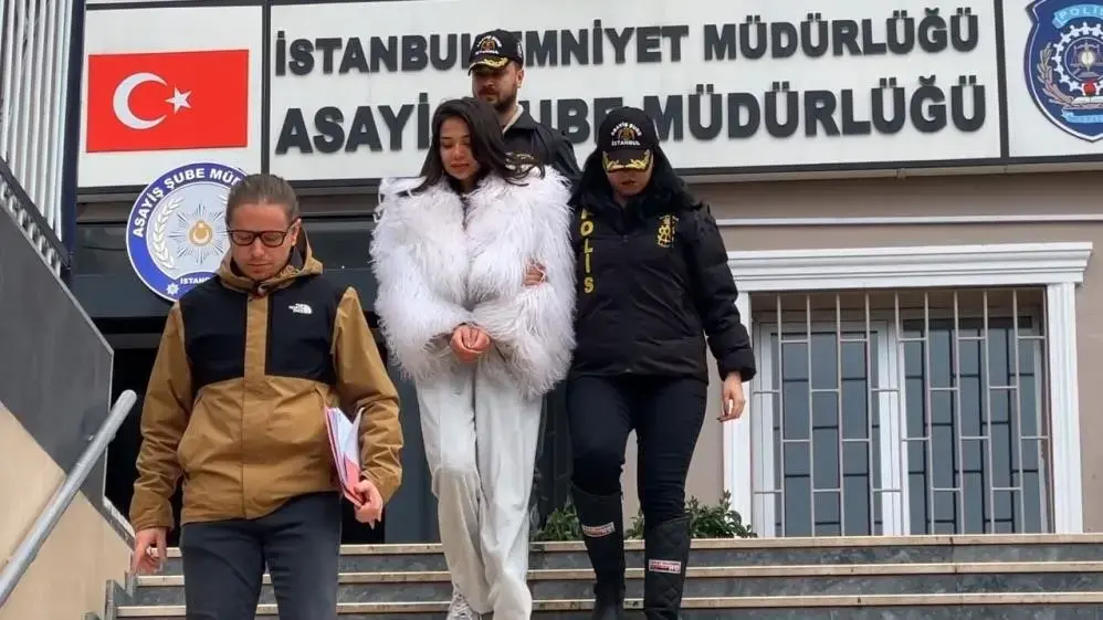 Sevgililer Günü paylaşımı nedeniyle "müstehcenlik" suçlamasıyla gözaltına alınan Merve Taşkın,