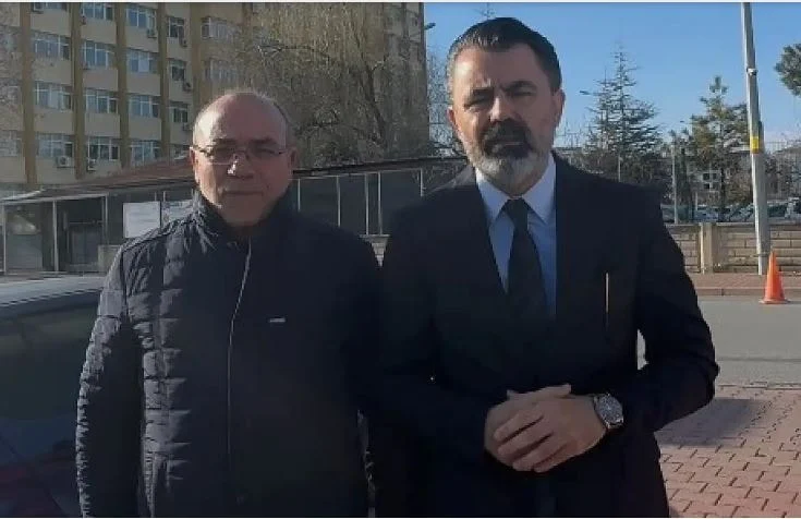 Kayseri’de bir sokak röportajında iktidarı eleştiren Halil Küpeli isimli emekli