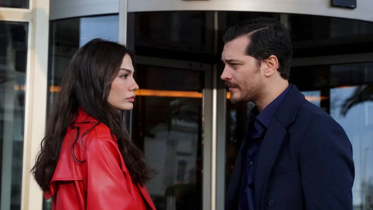 Başrollerini Çağatay Ulusoy ve Demet Özdemir'in paylaştığı Kanal D’nin  yeni