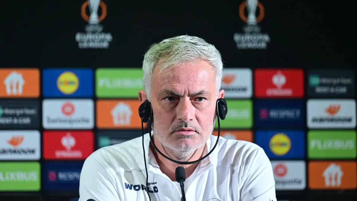 Fenerbahçe Teknik Direktörü Jose Mourinho, Samsunspor ile oynanan ve golsüz