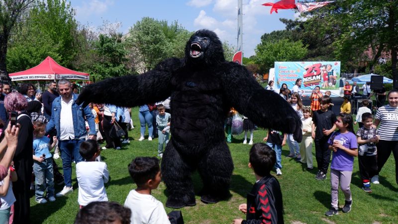 Bir Çocuğun Gülüşü Tüm İlçeyi Aydınlattı! 492210340 1227918219337383 4975682929808369779 n - Marmara Bölge Gazetesi