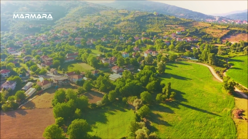 Kazdağları’nın eteklerinde, taş evlerin gölgesinde huzurla nefes alabileceğiniz bir köy: