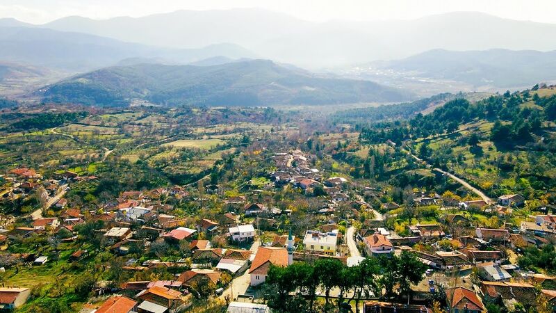 Kazdağları’nın eteklerinde gizlenen Gedik Köyü, doğanın huzur veren kucağında adeta