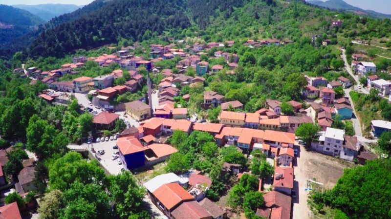 Balıkesir’den Yola Çık, Zamanı Geride Bırak: Bu Köy Taş Sokakları, Renkli Evleri Ve Doğasıyla Büyülüyor misi koyu 5 large large - Marmara Bölge Gazetesi