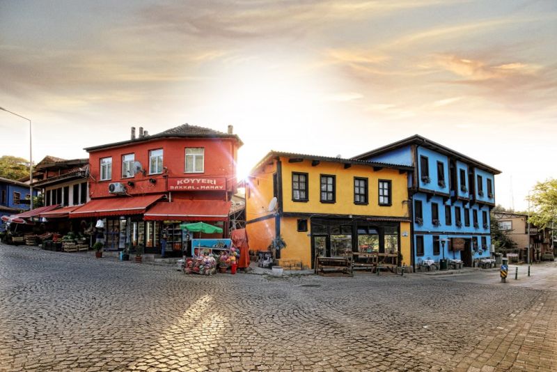 Balıkesir’den Yola Çık, Zamanı Geride Bırak: Bu Köy Taş Sokakları, Renkli Evleri Ve Doğasıyla Büyülüyor misi koyu turizm sube 1 large - Marmara Bölge Gazetesi