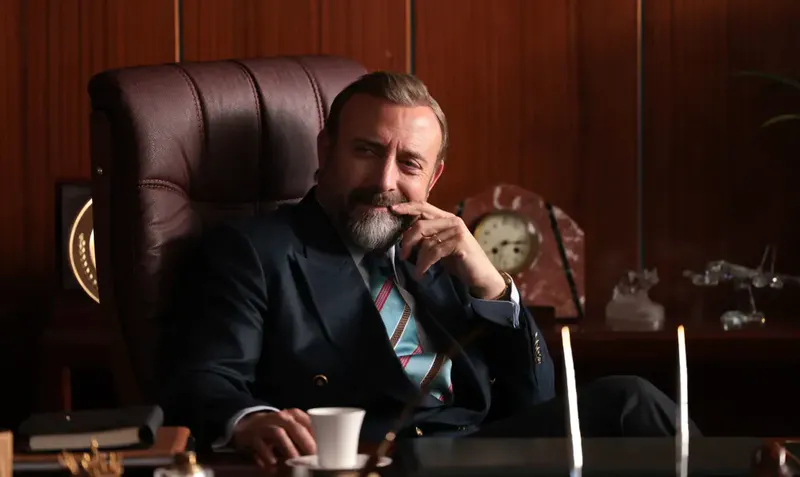 Star TV’nin büyük ilgi gören dizisi Kral Kaybederse, 15. bölümüyle