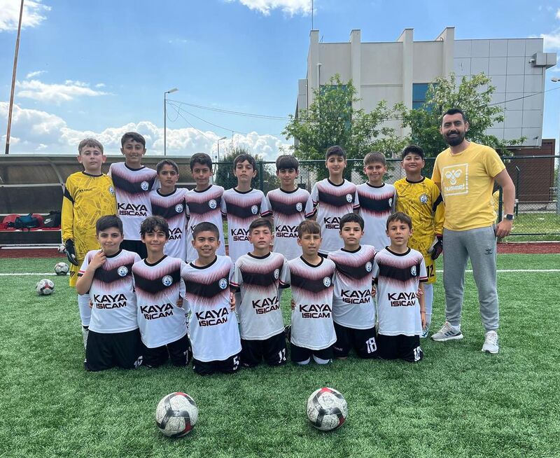 Balıkesir’in Burhaniye ilçesinde spora ve genç yeteneklere verilen destek meyvesini