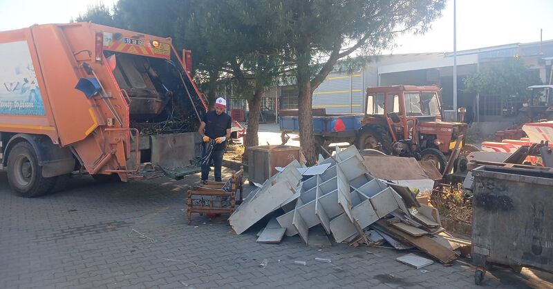 Susurluk Belediyesi, temiz, düzenli ve yeşil bir ilçe hedefiyle çalışmalarını