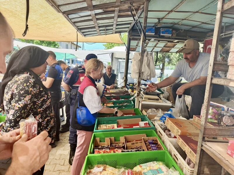 Balıkesir İl Tarım ve Orman Müdürlüğü ekipleri, hem tarımsal üretimde