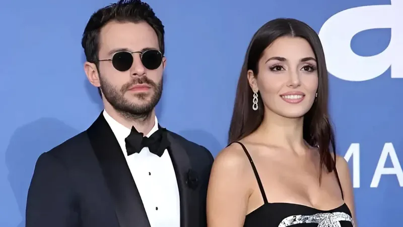 Uzun süredir birlikte olan Hande Erçel ve Hakan Sabancı çifti,