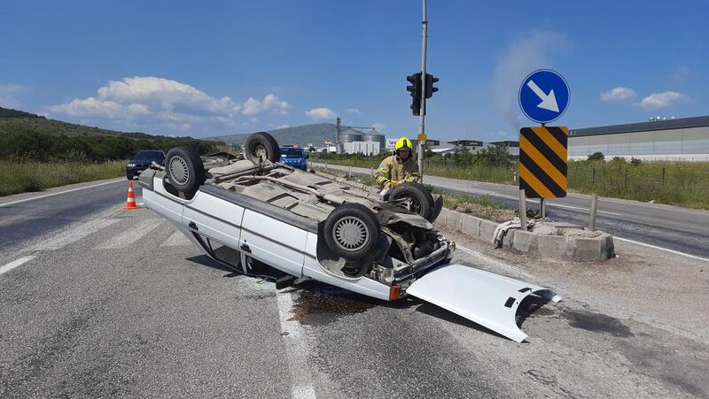 Balıkesir’in Gönen ilçesinde meydana gelen trafik kazasında iki kişi hafif