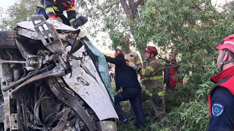 Balıkesir’de sabah saatlerinde meydana gelen tek taraflı trafik kazasında bir