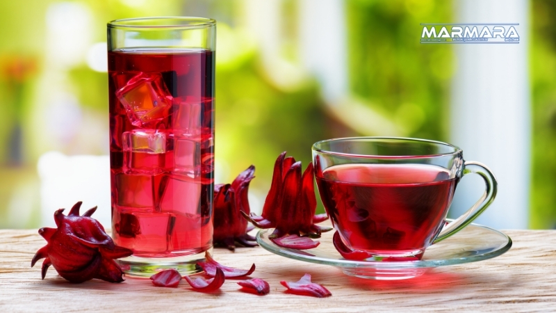 Kırmızı rengiyle büyüleyen hibiskus çiçeği, son yıllarda sağlıklı yaşam arayışında
