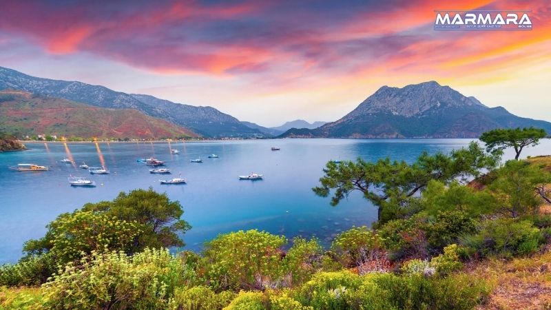 Antalya’nın Kumluca ilçesinde yer alan Adrasan Koyu, masmavi denizi, uzun
