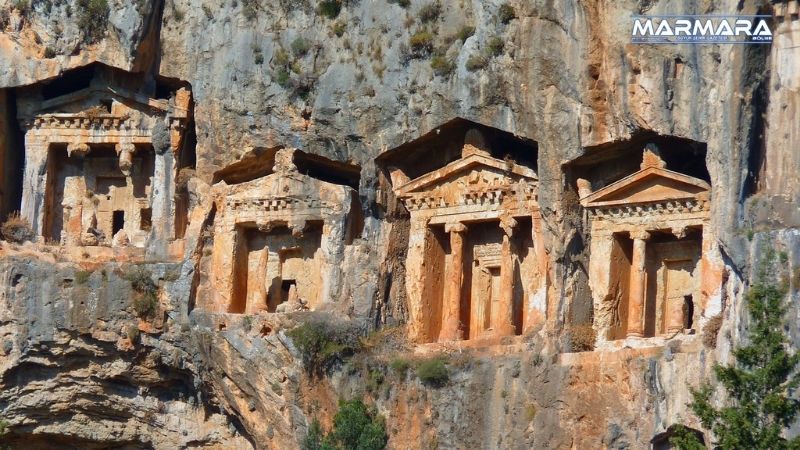 Muğla’nın Fethiye ilçesine bağlı olan Kayaköy, bugün “hayalet kasaba” olarak