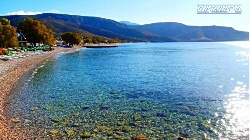 Muğla’nın Datça ilçesine bağlı Palamutbükü, Ege’nin berrak sularında huzur arayanların