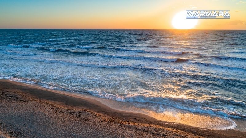 İzmir’in sakin ve huzurlu beldesi Yeni Foça’da yer alan halk