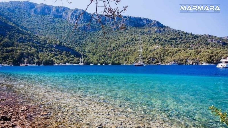 Muğla'nın Dalaman ilçesinde yer alan Sarsala Koyu, doğaseverlerin ve tatilcilerin