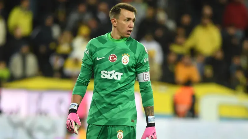 Galatasaray’ın efsane kalecisi Fernando Muslera, 14 sezon boyunca ter döktüğü