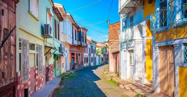 ayvalik sokaklari 20240912173252403 - Marmara Bölge: Balıkesir Son Dakika Haberleri ile Hava Durumu