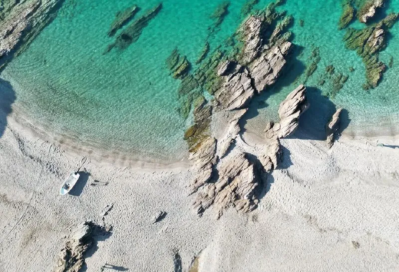 İzmir’in kuzeyinde, Karaburun ilçesinin keşfedilmeyi bekleyen saklı koylarından biri olan