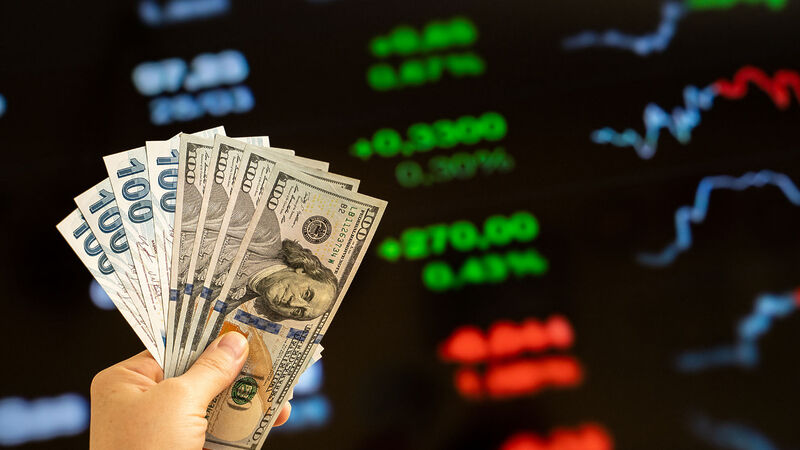 Döviz piyasasındaki hareketlilik yatırımcılar tarafından yakından izleniyor. Dolar ve Euro'nun