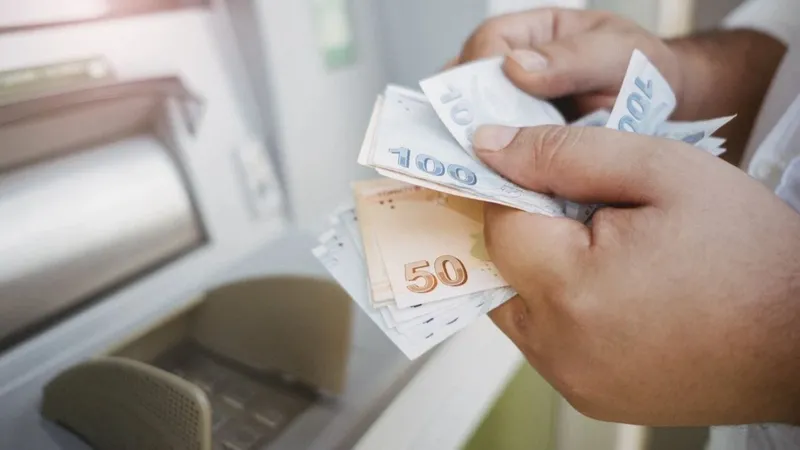 Kurban Bayramı yaklaşırken vatandaşların ATM’lerde para çekme konusunda yaşadığı sıkıntılara