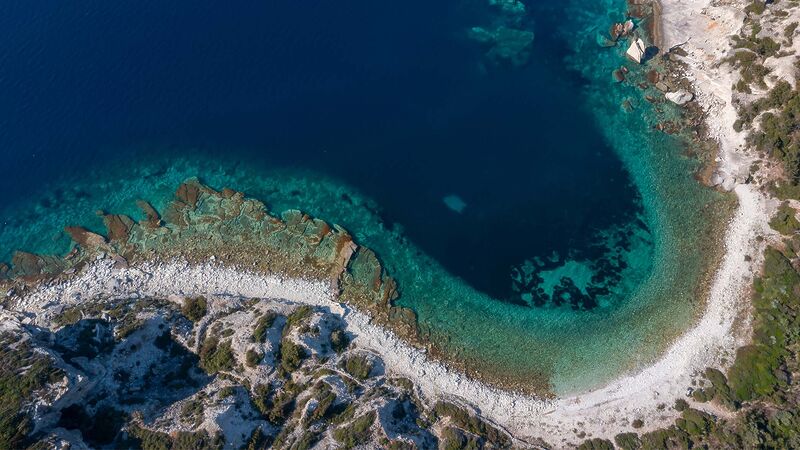 Çanak Koyu, Foça’nın kalabalığından uzakta doğayla baş başa kalmak isteyenlerin