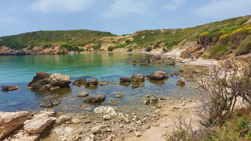 Maldivler'i aratmayan manzarası ve gizemli atmosferiyle dikkat çeken Maden Koyu,