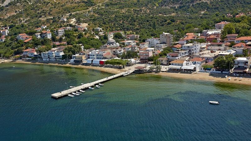 Marmara Adası’nın güneybatısında yer alan Çınarlı Köyü, doğayla baş başa