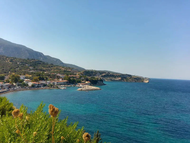 Şehir gürültüsünden uzak, denizin sesiyle huzur bulan bir rota: İzmir’in