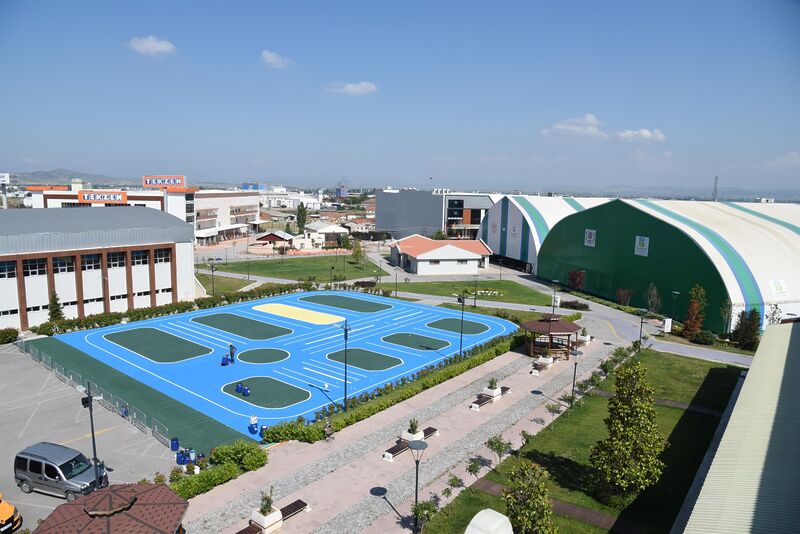 Yenilenen yüzüyle Alparslan Türkeş Spor Tesisleri tekrar Karesililerle buluşuyor. Karesi