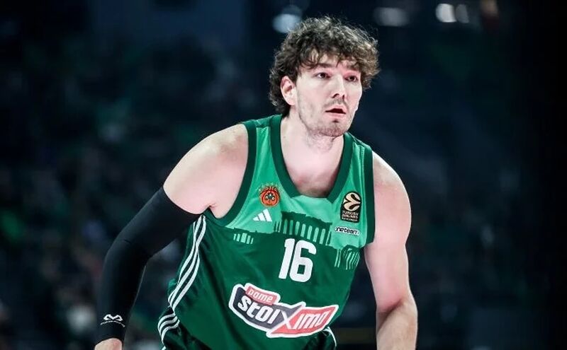Panathinaikos forması giyen milli basketbolcu Cedi Osman’ın 19 Mayıs Atatürk’ü