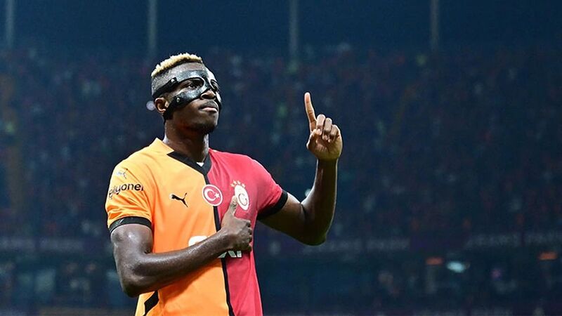 Galatasaray formasıyla gösterdiği performansla kısa sürede taraftarın sevgilisi haline gelen