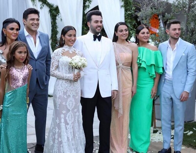 20 yıllık evliliği hakkında çıkan “boşandılar” iddialarıyla gündeme gelen Hakan