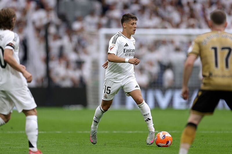 Real Madrid’in Real Sociedad karşısındaki 2-0’lık galibiyetinde yıldızlaşan Arda Güler,