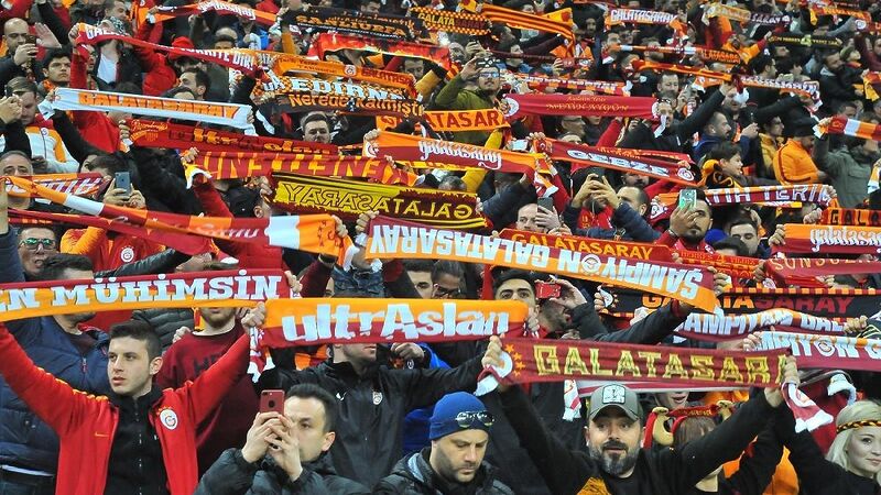 Süper Lig'de sezon sonuna yaklaşırken, şampiyonluk yarışı kadar taraftarın cebi