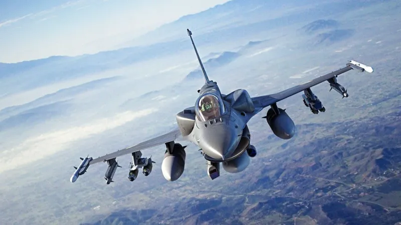 Savunma Bakanı Açıkladı: F-16’lar Artık Onların Olacak! savunma bakani acikladi f 16lar pes pese yola cikti hepsi oraya gonderiliyor d1ca90 - Marmara Bölge Gazetesi