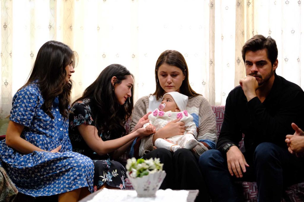 Gönül Dağı Finalinde Sürpriz Üstüne Sürpriz: Kasaba Karıştı, Gözler Açıldı! 182. Bölümde Aksiyon Tavan Yaptı 0068b7f2 caee 4e37 8906 73ceee4e5dcf - Marmara Bölge Gazetesi