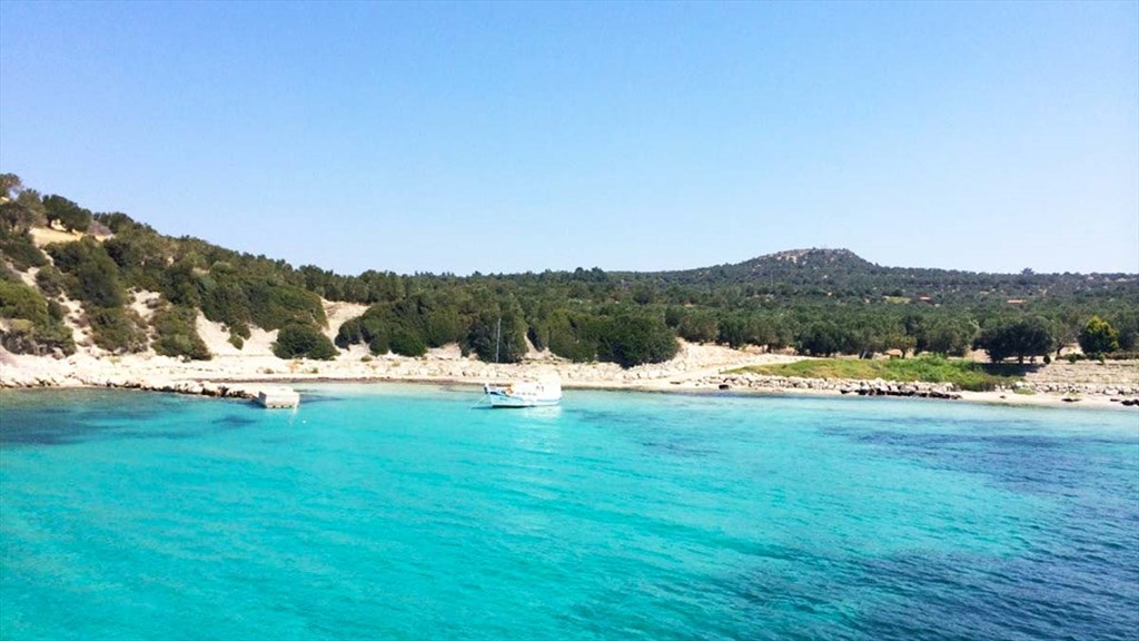 Kalabalıktan uzak, sakin ve doğayla iç içe bir sahil kaçamağı