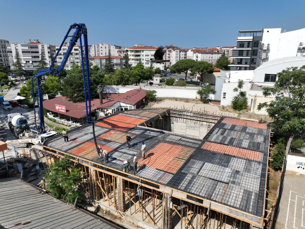 Edremit Belediyesi’nin sosyal belediyecilik vizyonuyla hayata geçirdiği Kent Lokantası projesinde