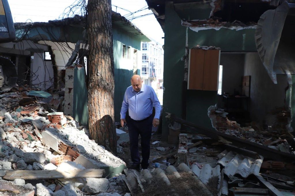 Gönen’de Şaşırtan Yıkım! 499152735 1157989139704455 396378124297836736 n - Marmara Bölge Gazetesi