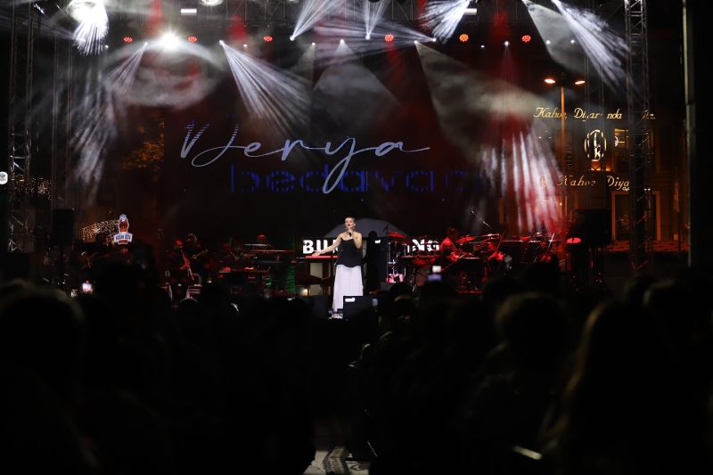 34.Uluslararası Bandırma Kuşcenneti Festivali, Derya Bedavacı’nın unutulmaz konseriyle sona erdi.