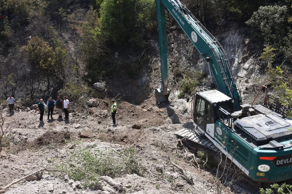 Kepsut’ta Yangın Alarmı! DSİ Ekipleri Harekete Geçti 503591503 18306893866240924 5083929016935439400 n - Marmara Bölge Gazetesi