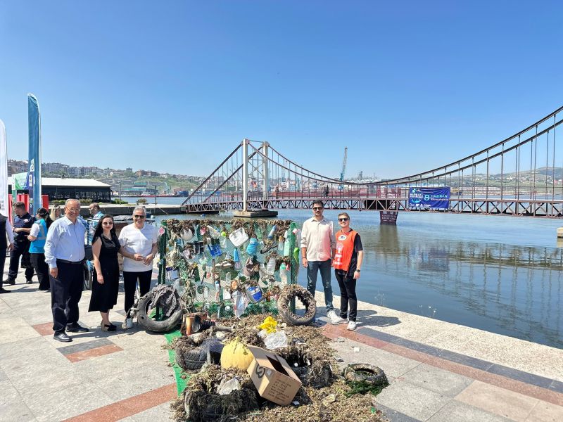 Bandırma’da Marmara Denizi Günü kapsamında düzenlenen etkinlikte 1,5 saat içinde
