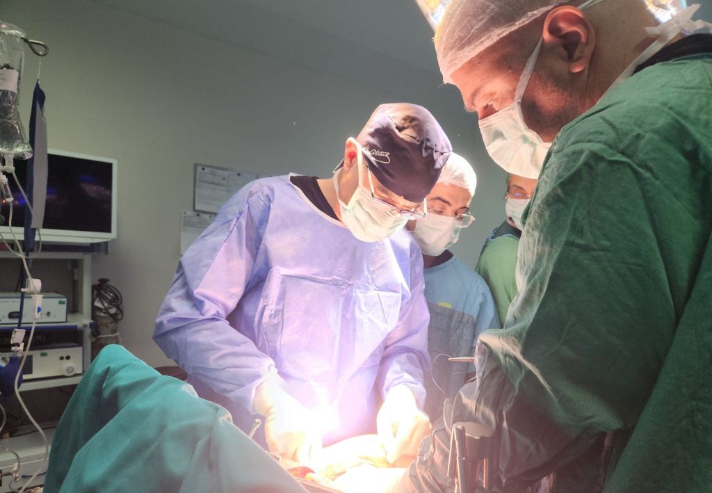 Balıkesir Üniversitesi Hastanesi, zorlu kanser ameliyatlarında gösterdiği başarılarla dikkat çekiyor.