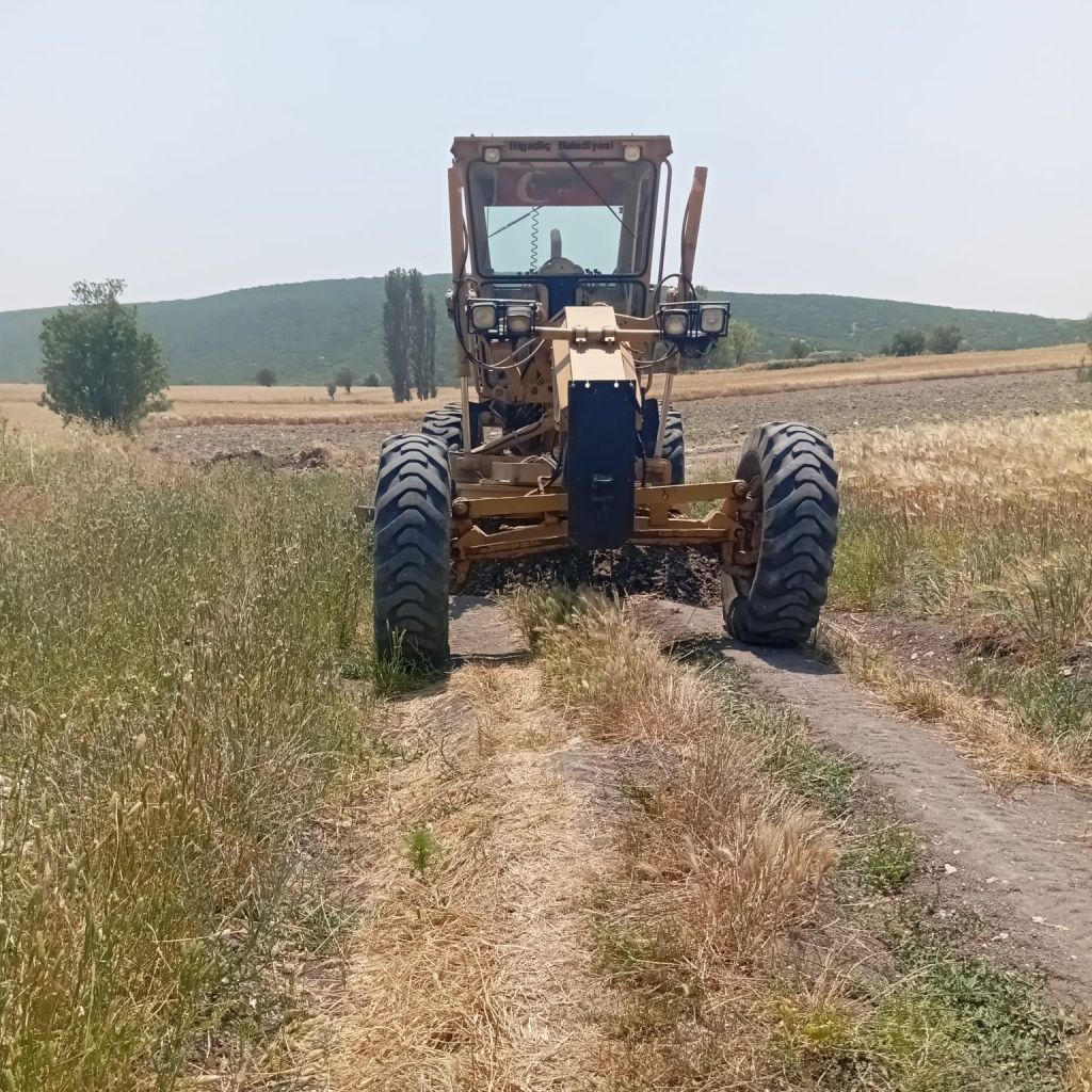 Bigadiç Belediyesi, kırsal mahallelerde vatandaşların arazilerine daha rahat ulaşabilmeleri ve