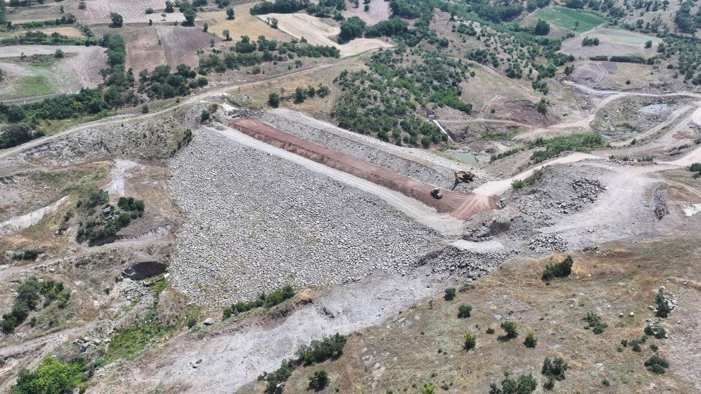 Sındırgı’da inşaatı süren Yusufçam Barajı, tamamlandığında 1.920 dekar tarım arazisine