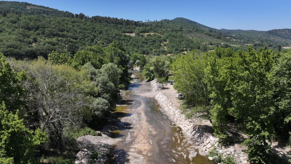 İvrindi Ayaklı Mahallesi’nde taşkın tehlikesine karşı DSİ 25. Bölge Müdürlüğü